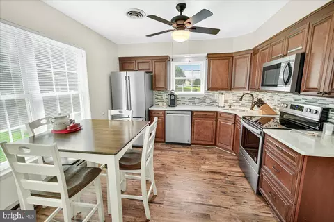 Kitchen - 6908 Chokeberry Ct, Frederick, MD 21703 photo 1 of 2