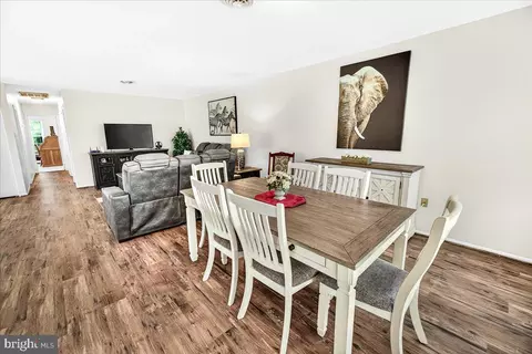 Dining - 6908 Chokeberry Ct, Frederick, MD 21703 photo 2 of 4