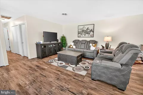 Entry Way - 6908 Chokeberry Ct, Frederick, MD 21703 photo 1 of 4