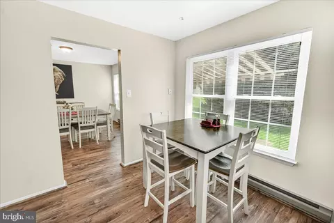 Dining - 6908 Chokeberry Ct, Frederick, MD 21703 photo 4 of 4