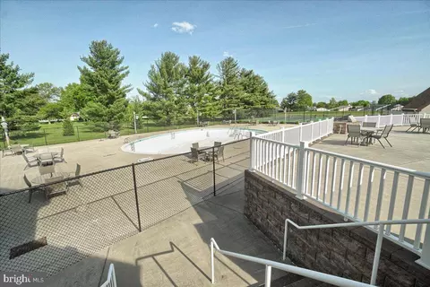 Exterior - 6908 Chokeberry Ct, Frederick, MD 21703 photo 7 of 18