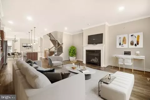 Living - 519 Prieur Rd, Frederick, MD 21701 photo 1 of 10