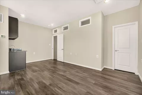 Living - 519 Prieur Rd, Frederick, MD 21701 photo 2 of 10