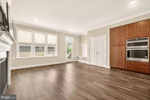 Living - 519 Prieur Rd, Frederick, MD 21701 photo 9 of 10