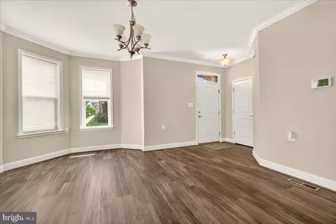 Living - 519 Prieur Rd, Frederick, MD 21701 photo 7 of 10