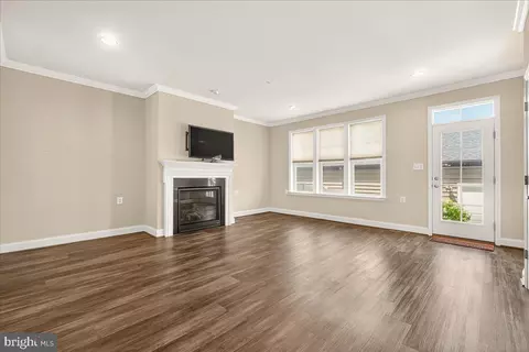 Living - 519 Prieur Rd, Frederick, MD 21701 photo 8 of 10