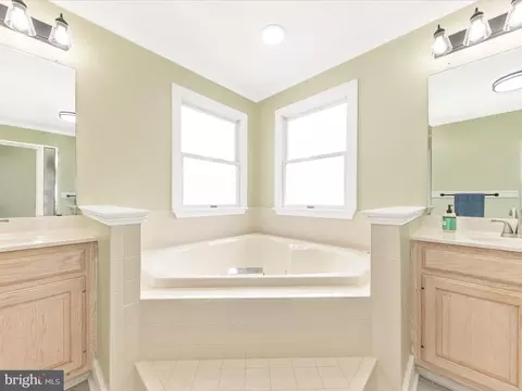 Bath - 2111 Independence St, Frederick, MD 21702 photo 3 of 6
