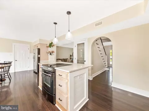 Entry Way - 2111 Independence St, Frederick, MD 21702 photo 2 of 4
