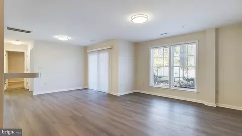 Living - 302 Baughmans Ln #A, Frederick, MD 21702 photo 1 of 5