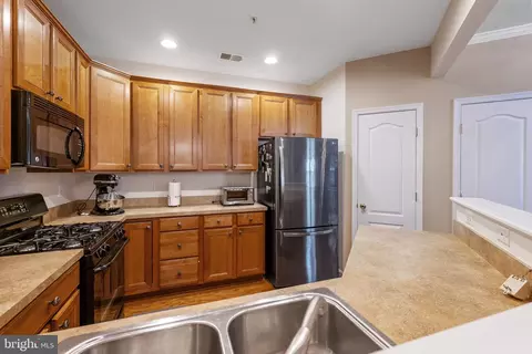 Kitchen - 127 Mountain Creek Cir, Frederick, MD 21702 photo 1 of 6