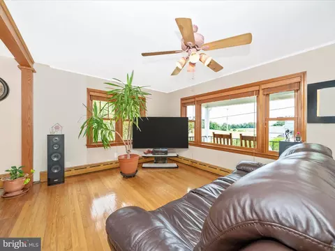 Living - 9523 Liberty Rd, Frederick, MD 21701 photo 3 of 5