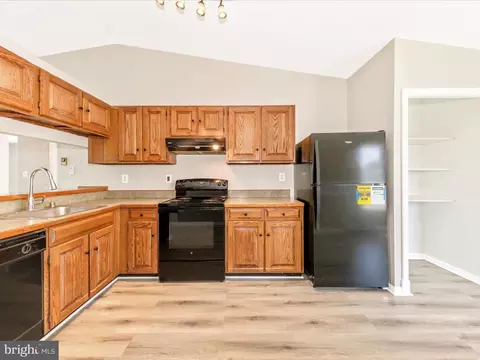 Kitchen - 823 Chadwick Cir, Frederick, MD 21701 photo 3 of 4