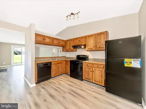 Kitchen - 823 Chadwick Cir, Frederick, MD 21701 photo 4 of 4