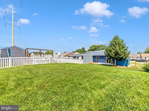 Exterior - 823 Chadwick Cir, Frederick, MD 21701 photo 4 of 9