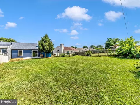 Exterior - 823 Chadwick Cir, Frederick, MD 21701 photo 6 of 9