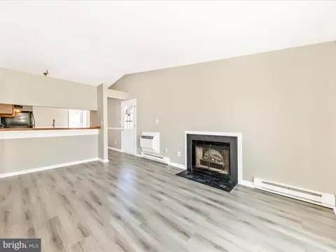 Living - 823 Chadwick Cir, Frederick, MD 21701 photo 4 of 9
