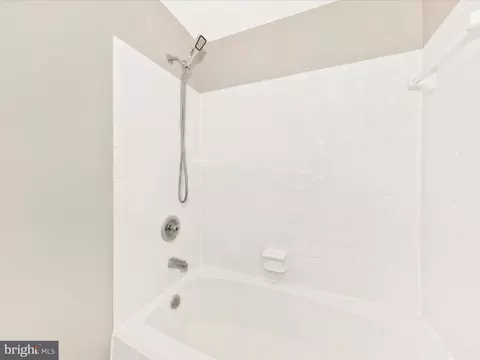 Bath - 823 Chadwick Cir, Frederick, MD 21701 photo 2 of 2