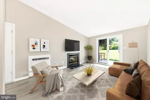 Living - 823 Chadwick Cir, Frederick, MD 21701 photo 1 of 9