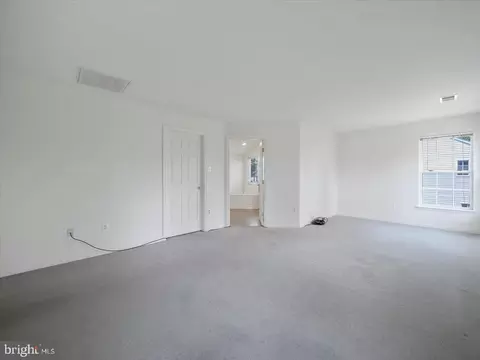 Living - 1721 Dearbought Dr, Frederick, MD 21701 photo 8 of 9