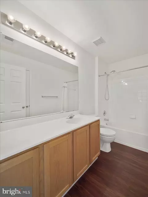 Bath - 1721 Dearbought Dr, Frederick, MD 21701 photo 2 of 3