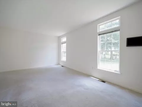 Living - 1721 Dearbought Dr, Frederick, MD 21701 photo 4 of 9