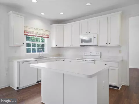 Kitchen - 1721 Dearbought Dr, Frederick, MD 21701 photo 2 of 3