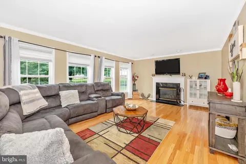 95 Burnside Ct, Frederick, MD 21702 photo 4