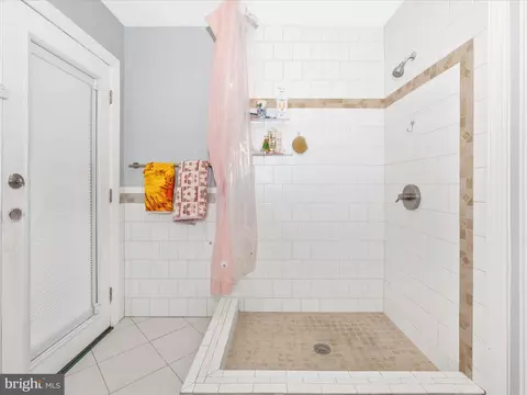 Bath - 44 S Bentz St, Frederick, MD 21701 photo 3 of 3