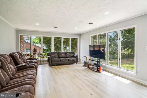 702 Midway Dr, Frederick, MD 21701 photo 17