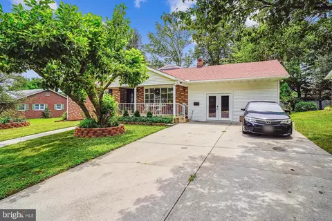 702 Midway Dr, Frederick, MD 21701 photo 3