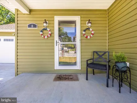 8 3rd Ave, Brunswick, MD 21716 photo 2