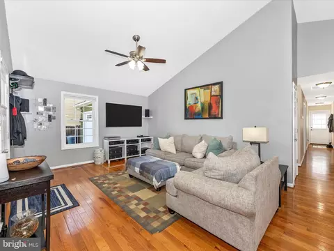 8 3rd Ave, Brunswick, MD 21716 photo 6