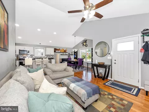 8 3rd Ave, Brunswick, MD 21716 photo 5