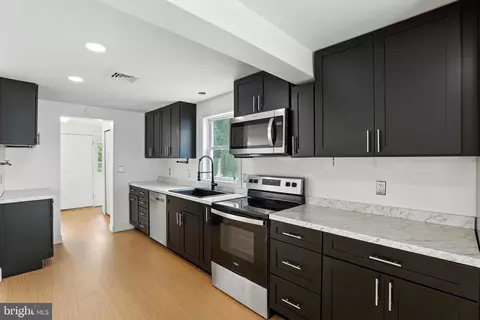 Entry Way - 6220 Fulmer Rd, Frederick, MD 21703 photo 3 of 5