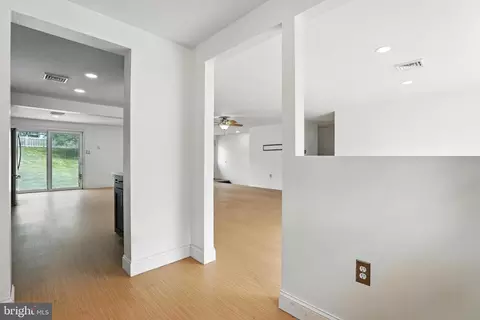 Entry Way - 6220 Fulmer Rd, Frederick, MD 21703 photo 2 of 5