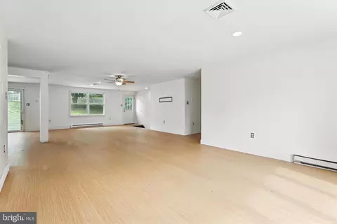 Living - 6220 Fulmer Rd, Frederick, MD 21703 photo 2 of 4