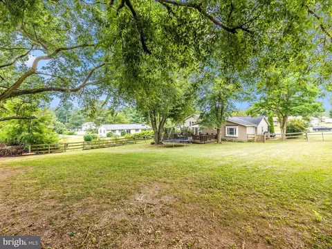 9204 Oak Tree Cir, Frederick, MD 21701 photo 7