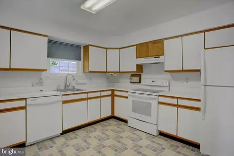 Kitchen - 5671 Crabapple Dr, Frederick, MD 21703 photo 1 of 2