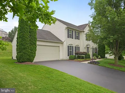 3 N Pointe Ter, Middletown, MD 21769