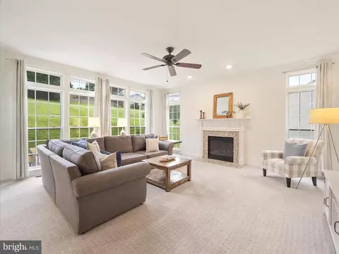 Living - 3 N Pointe Ter, Middletown, MD 21769 photo 2 of 5