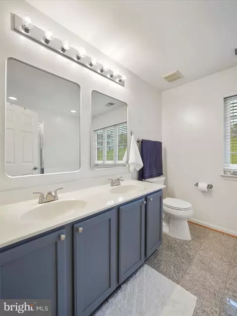 Bath - 3 N Pointe Ter, Middletown, MD 21769 photo 2 of 5