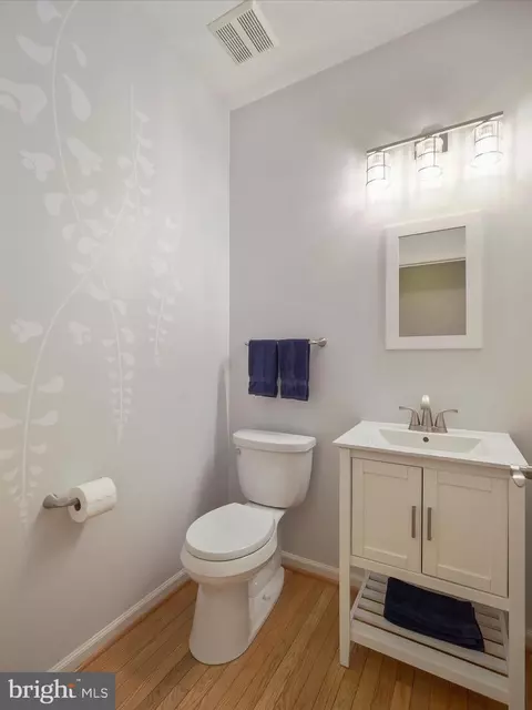 Bath - 3 N Pointe Ter, Middletown, MD 21769 photo 1 of 5