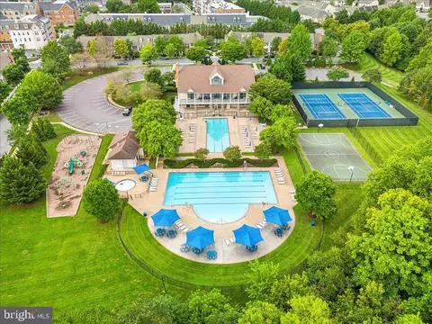 Exterior - 2250 Bear Den Rd #313, Frederick, MD 21701 photo 9 of 10