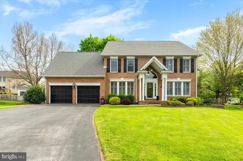 2400 Hunters Chase Ct, Frederick, MD 21702
