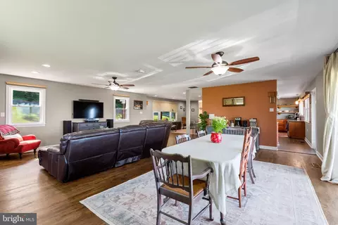 Dining - 4514 Cherry Ln, Jefferson, MD 21755 photo 2 of 4