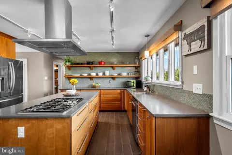 Kitchen - 4514 Cherry Ln, Jefferson, MD 21755 photo 4 of 7