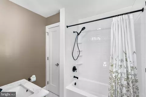 Bath - 4514 Cherry Ln, Jefferson, MD 21755 photo 5 of 7