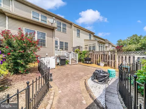 Exterior - 2529 Waterside Dr, Frederick, MD 21701 photo 4 of 17