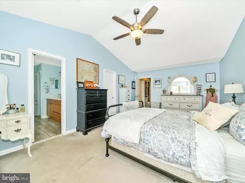 Bedroom - 2529 Waterside Dr, Frederick, MD 21701 photo 4 of 10