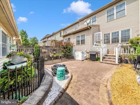Exterior - 2529 Waterside Dr, Frederick, MD 21701 photo 3 of 17